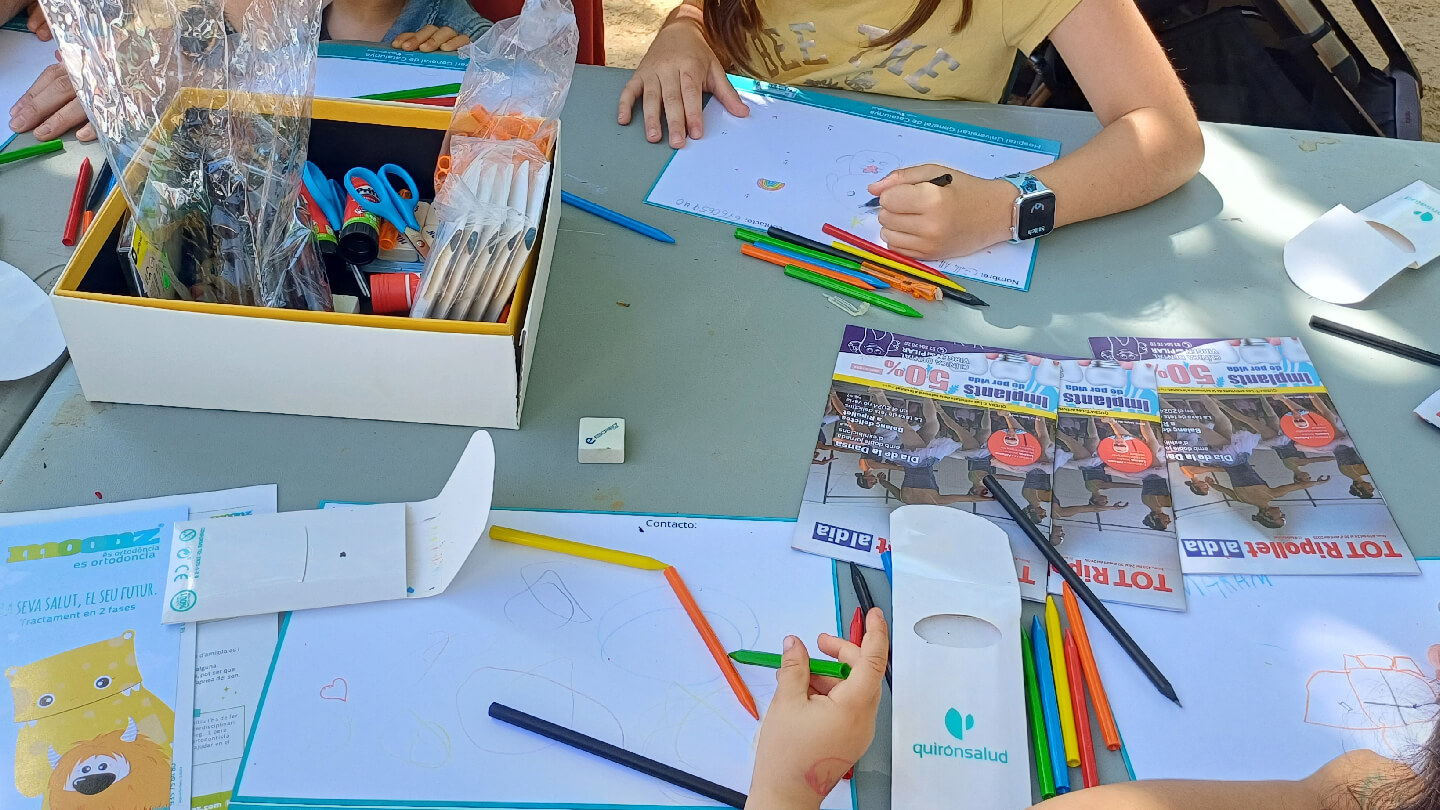 actividad infantil en la fiesta de TOT Sant Cugat